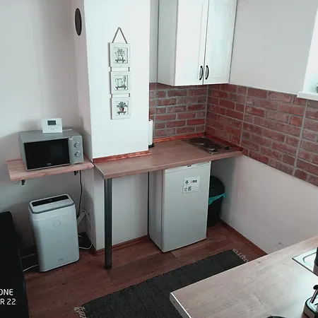 1 Apartment *