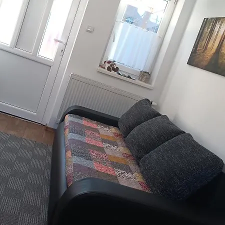 1 Apartment *